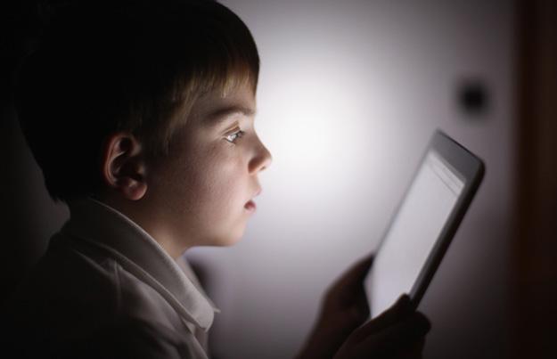 Childcare-experts-caution-parents-over-amount-of-time-their-kids-spend-on-tablets